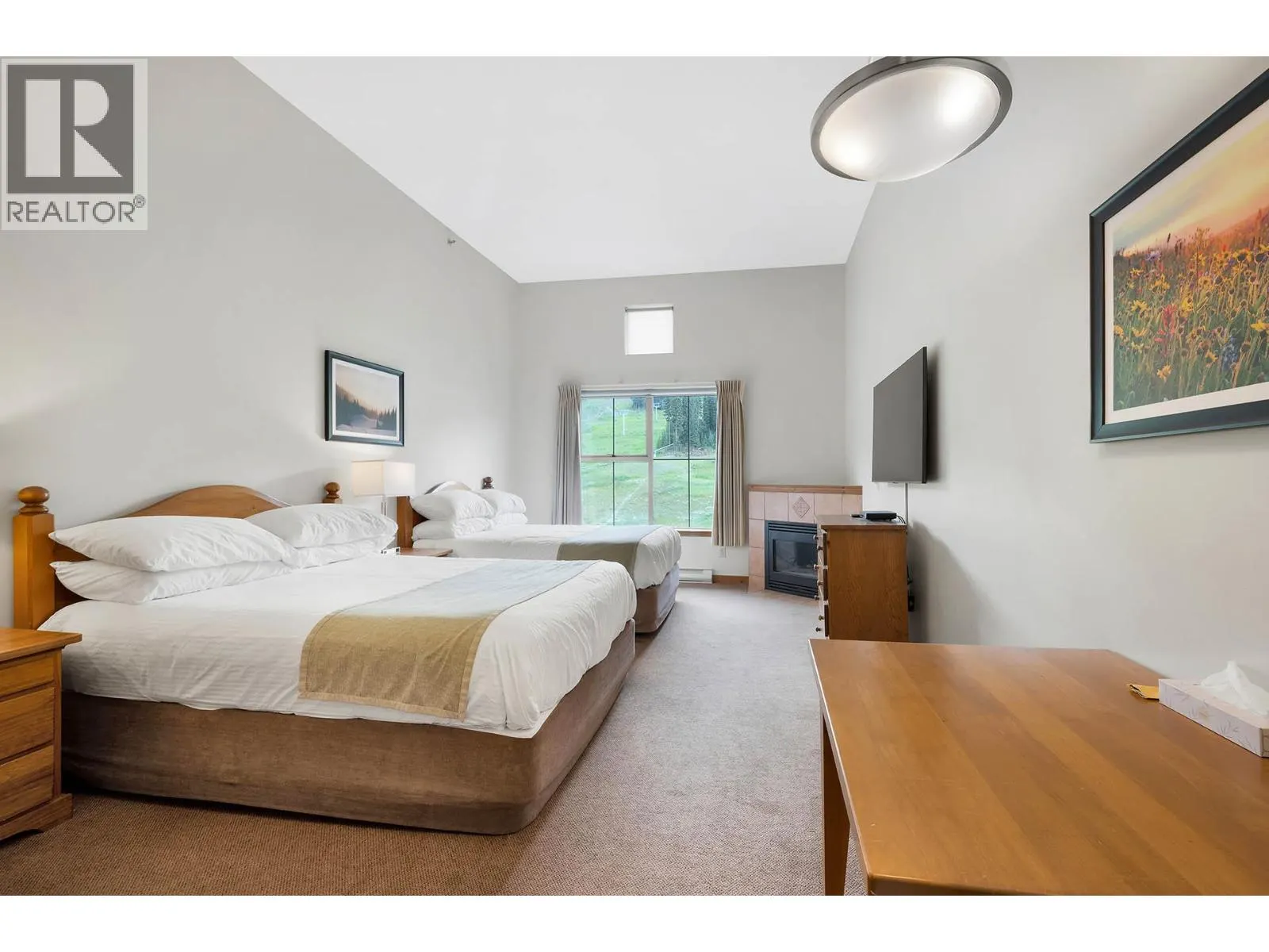 3160 CREEKSIDE Way Unit# 412