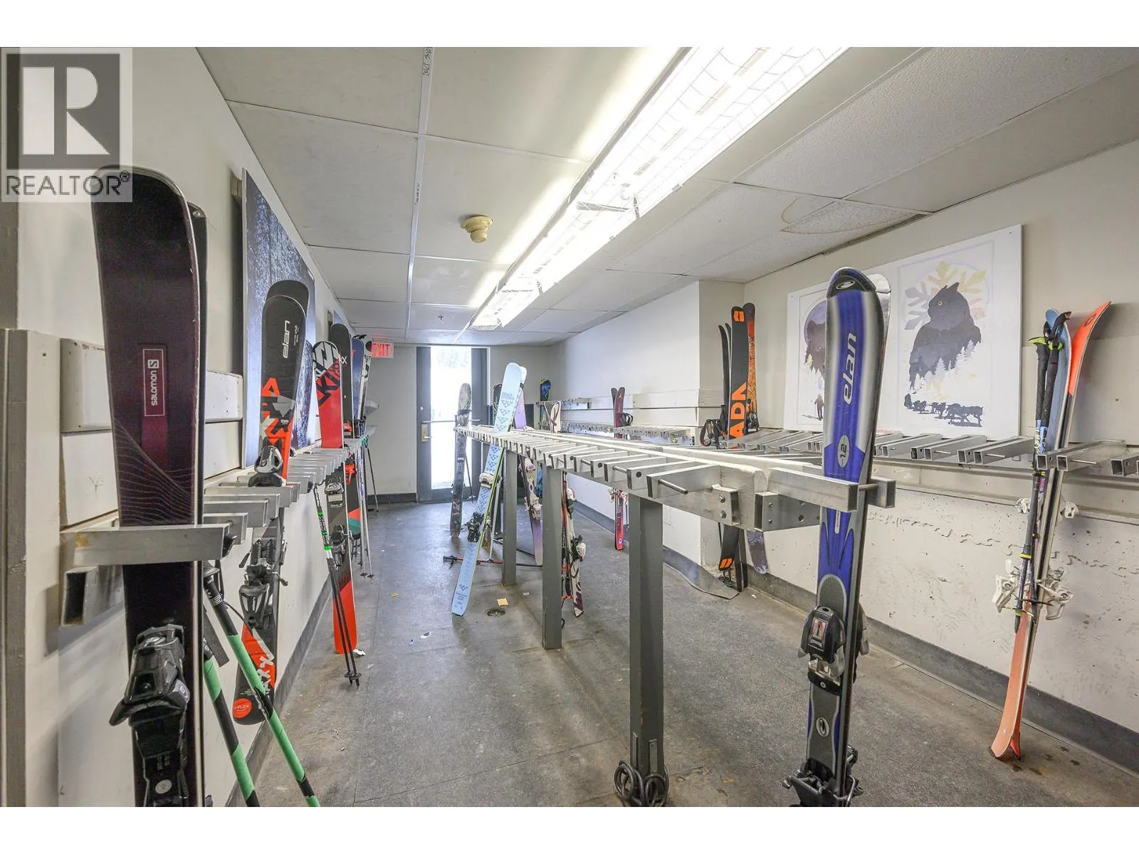 3160 CREEKSIDE Way Unit# 412