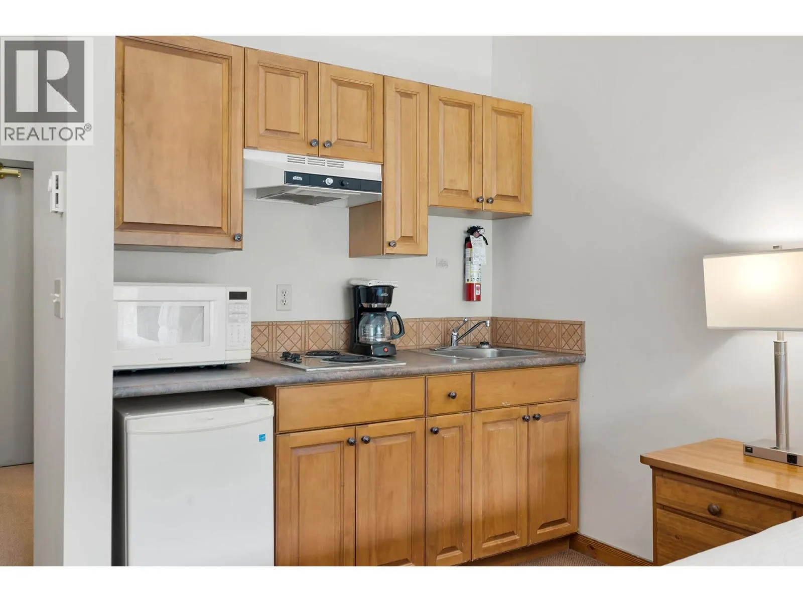 3160 CREEKSIDE Way Unit# 412