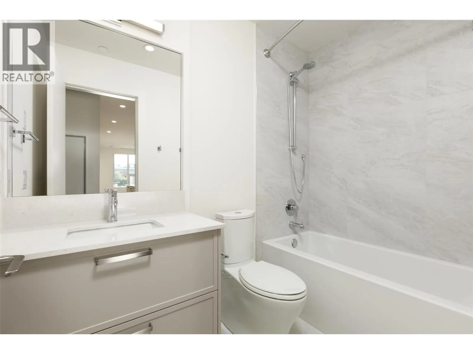 3340 Lakeshore Road Unit# 511