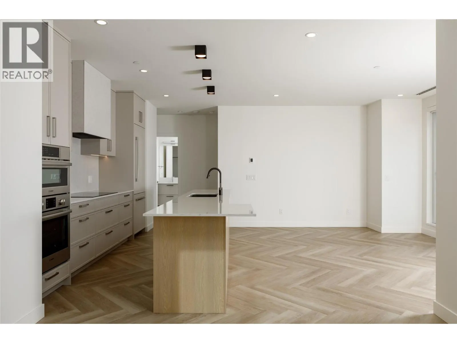 3340 Lakeshore Road Unit# 511