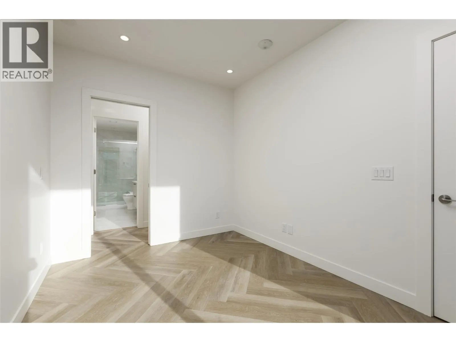 3340 Lakeshore Road Unit# 511