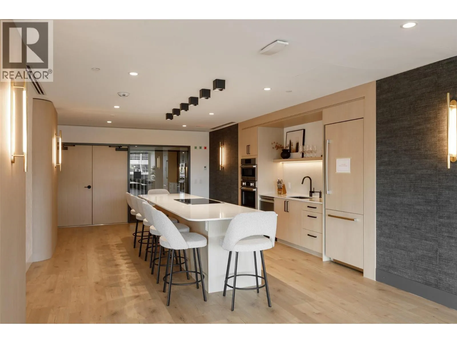 3340 Lakeshore Road Unit# 511