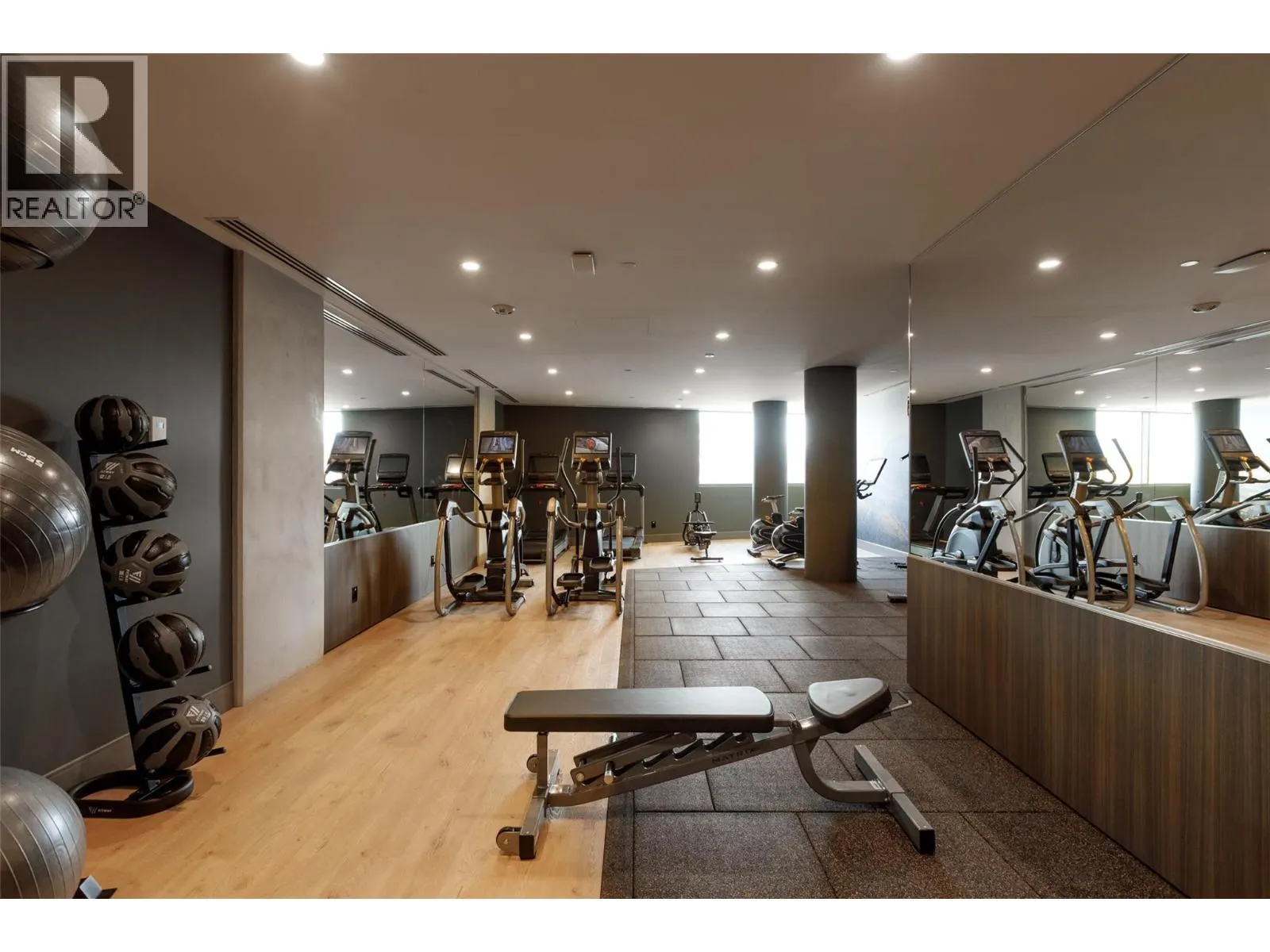 3340 Lakeshore Road Unit# 511