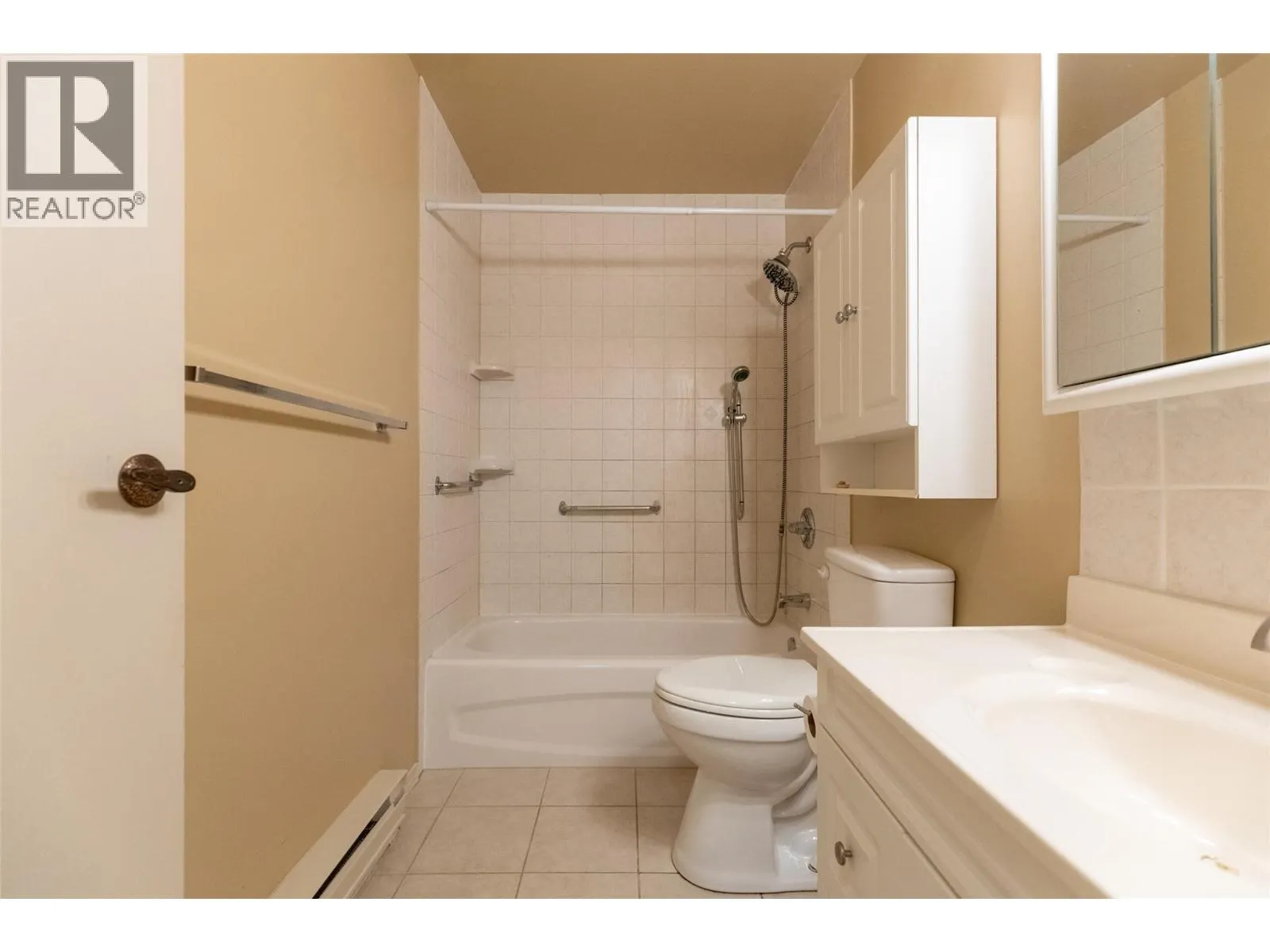 35 Mt Trinity Avenue Unit# B