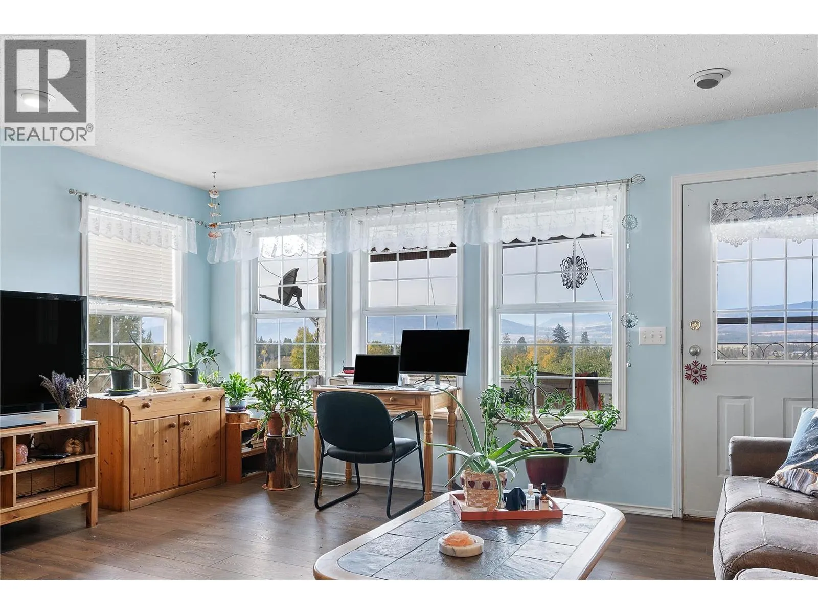 1277 Mountain View Road