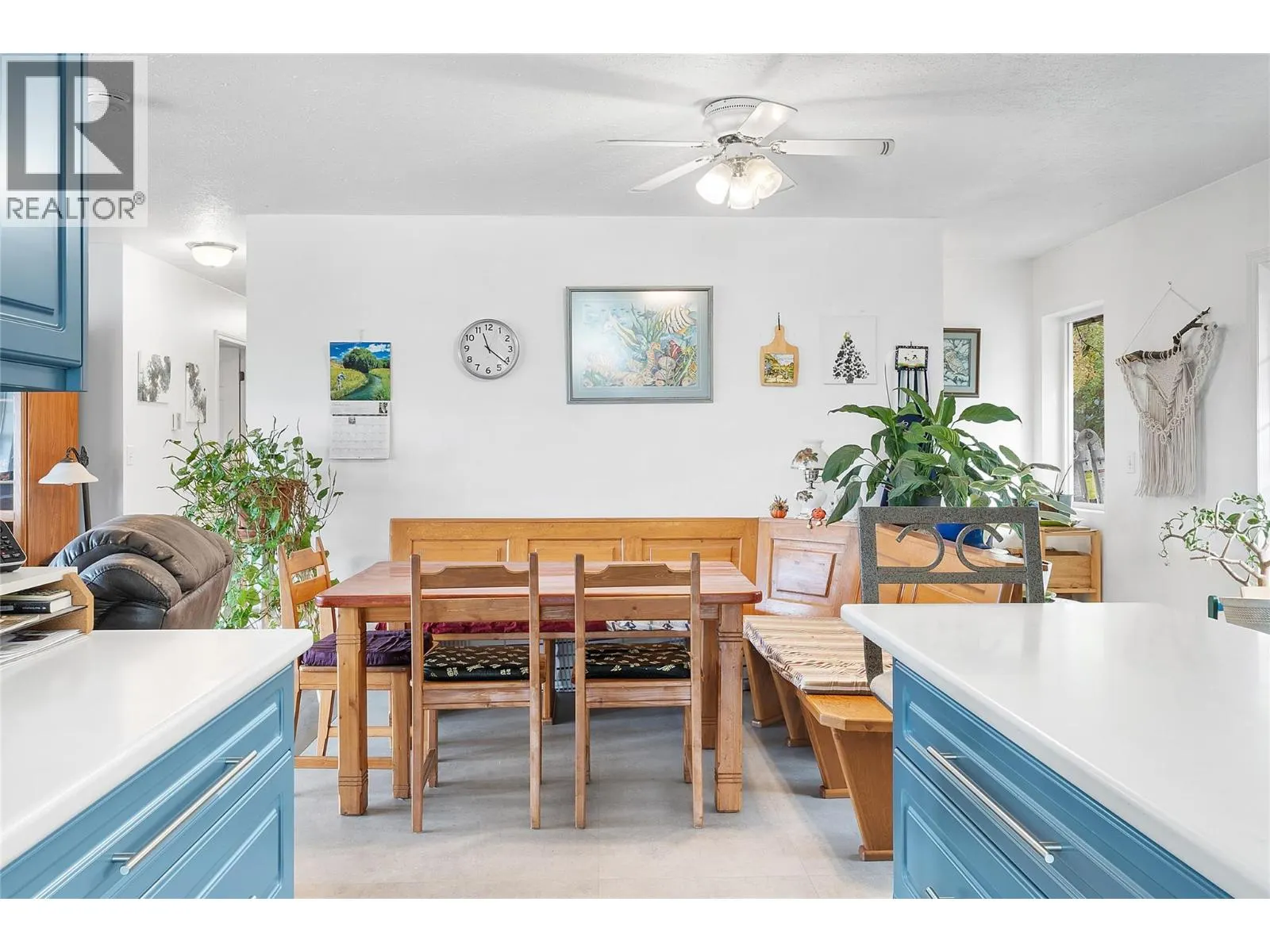 1277 Mountain View Road