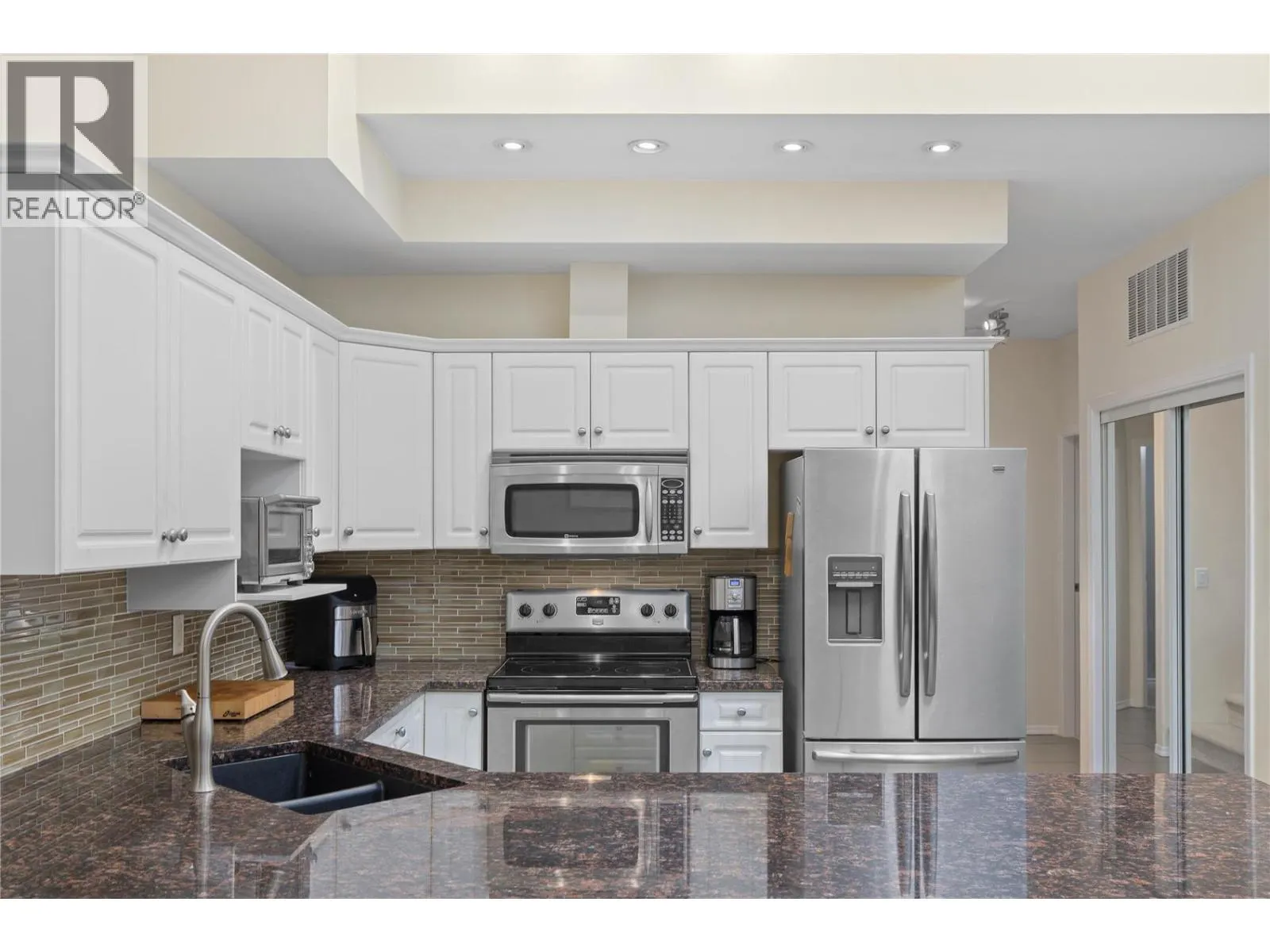 2300 Benvoulin Road Unit# 303