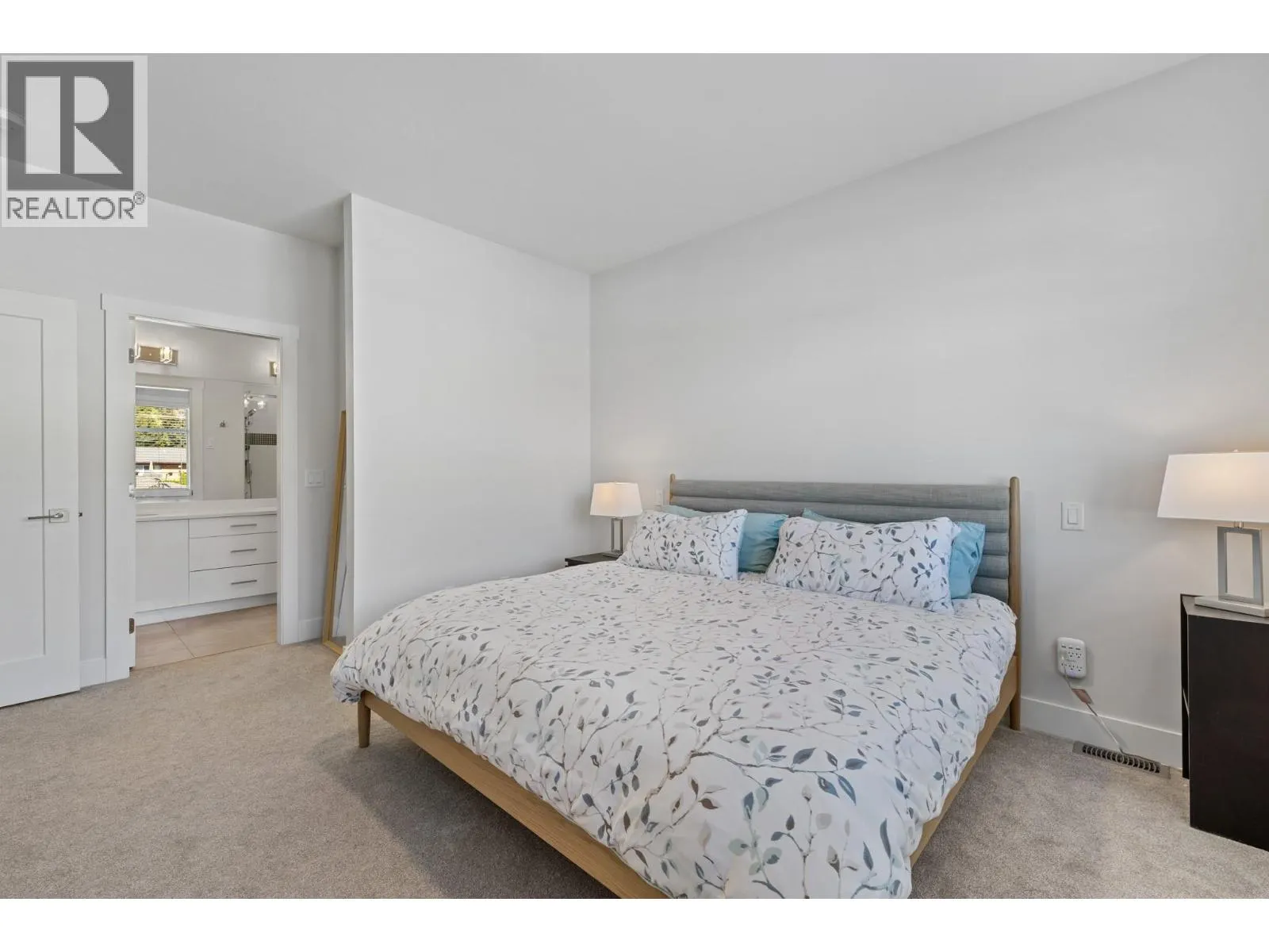 115 Wyndham Crescent Unit# 12