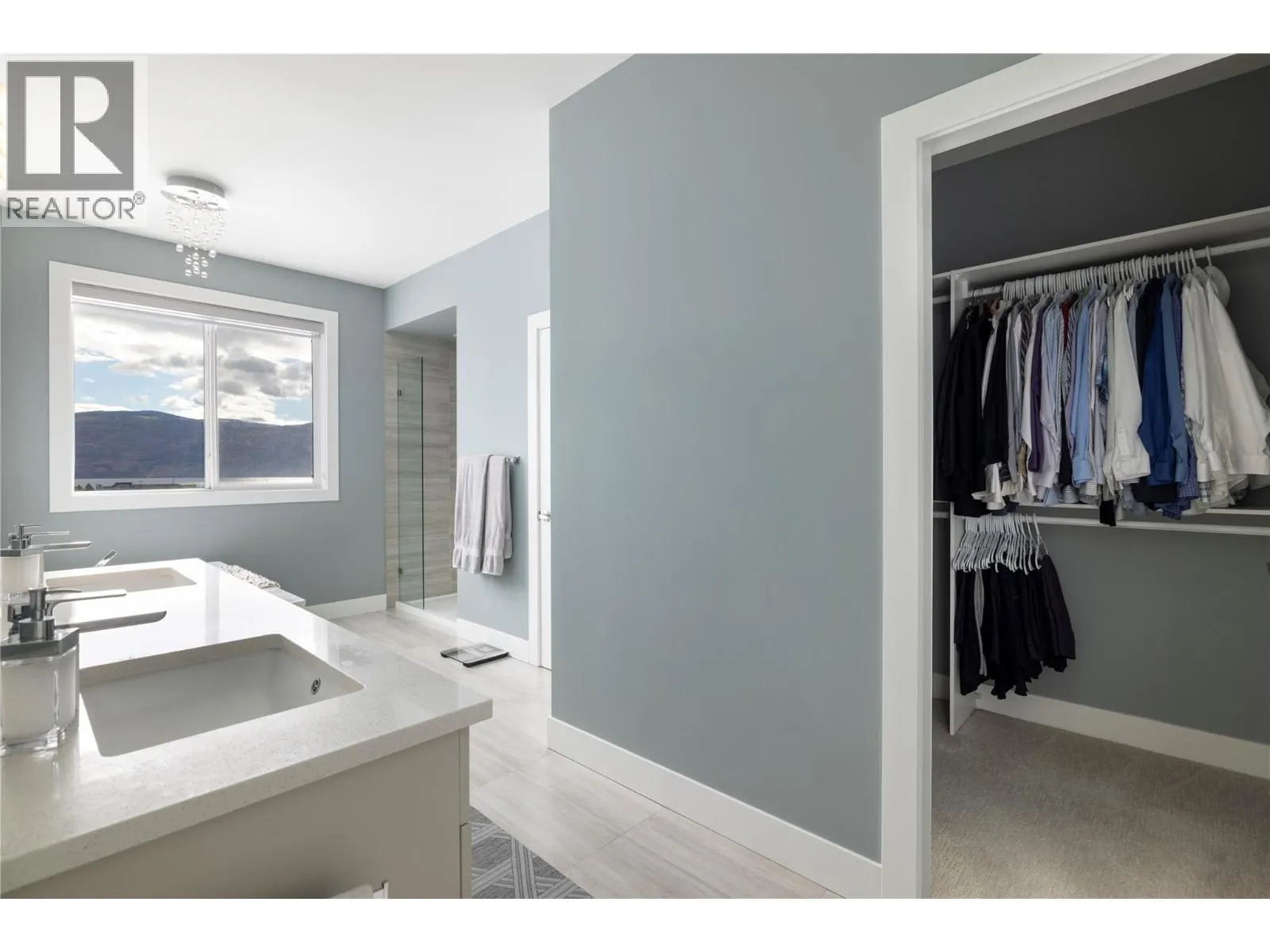 2363 Hawks Boulevard