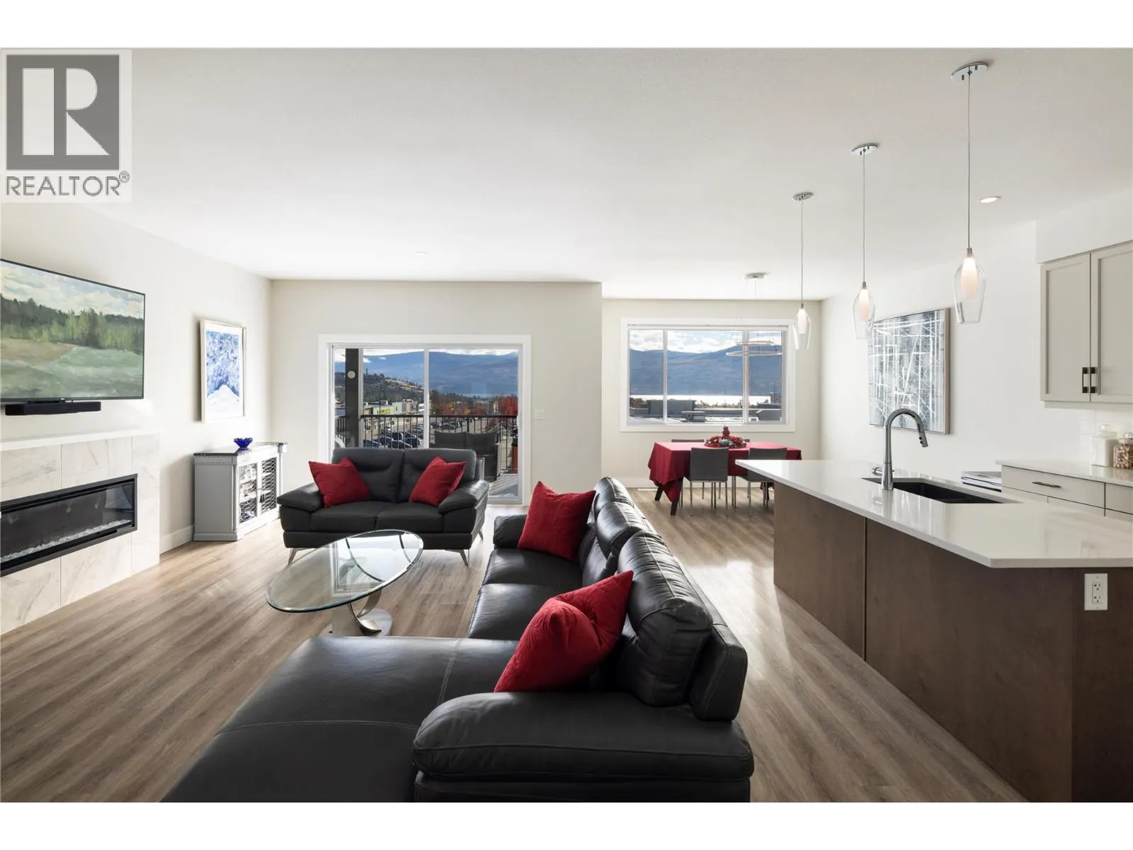 2363 Hawks Boulevard