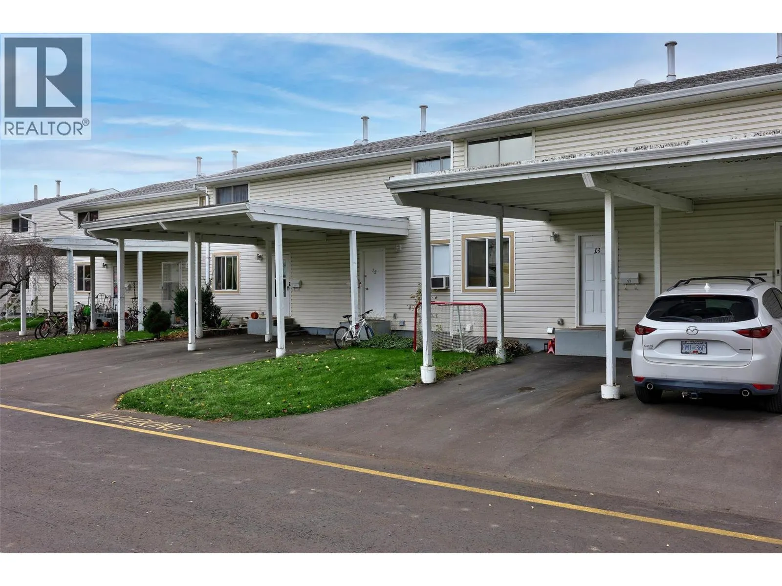 2564 SANDPIPER Drive Unit# 13