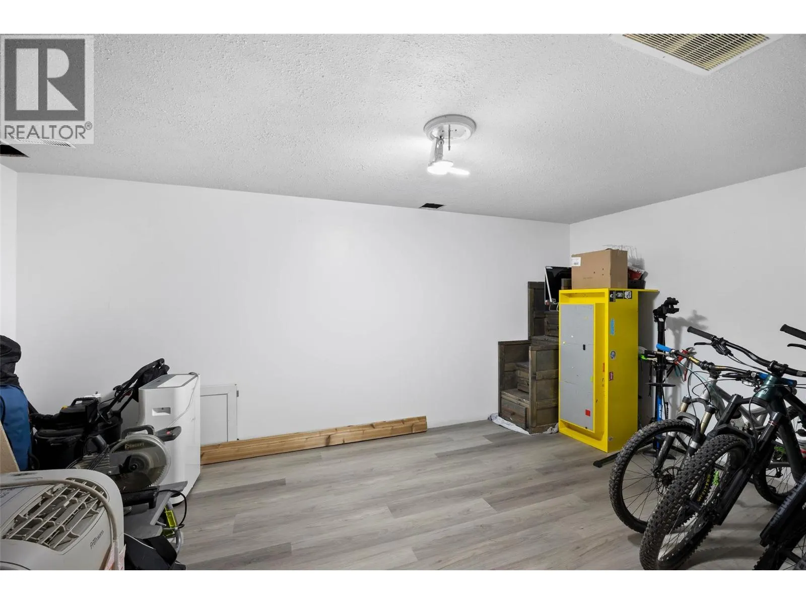 2564 SANDPIPER Drive Unit# 13