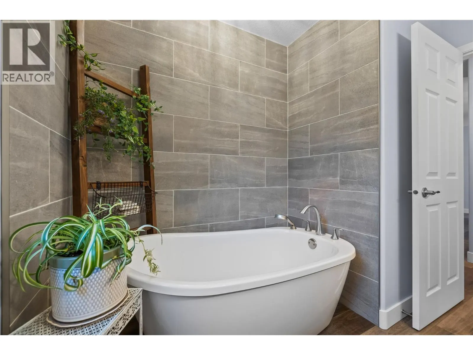 2205 Shannon Woods Place