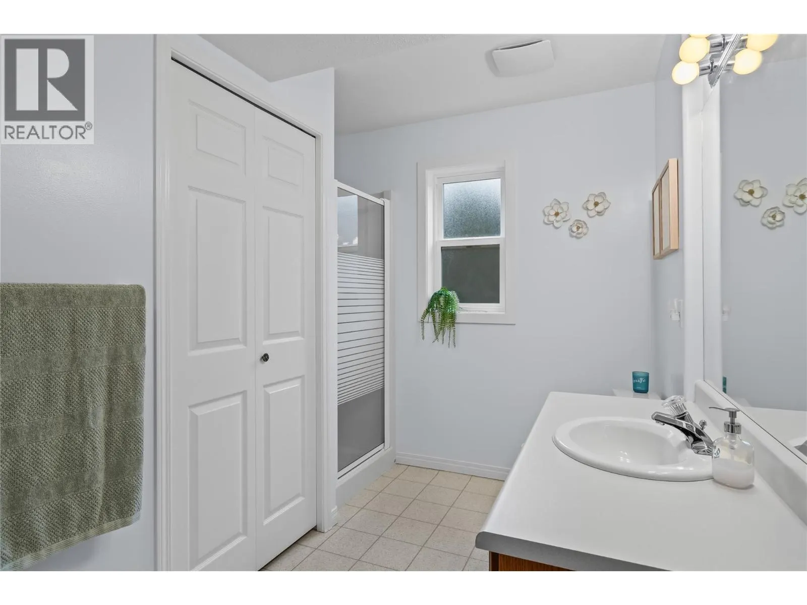 2205 Shannon Woods Place