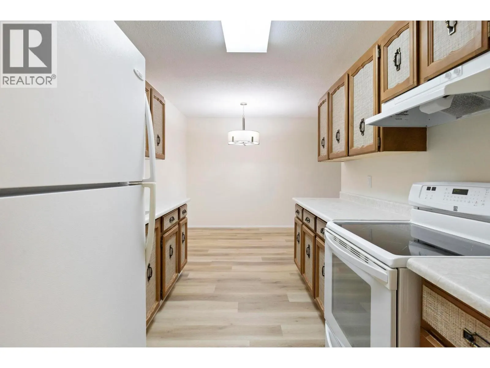 555 Rowcliffe Avenue Unit# 403