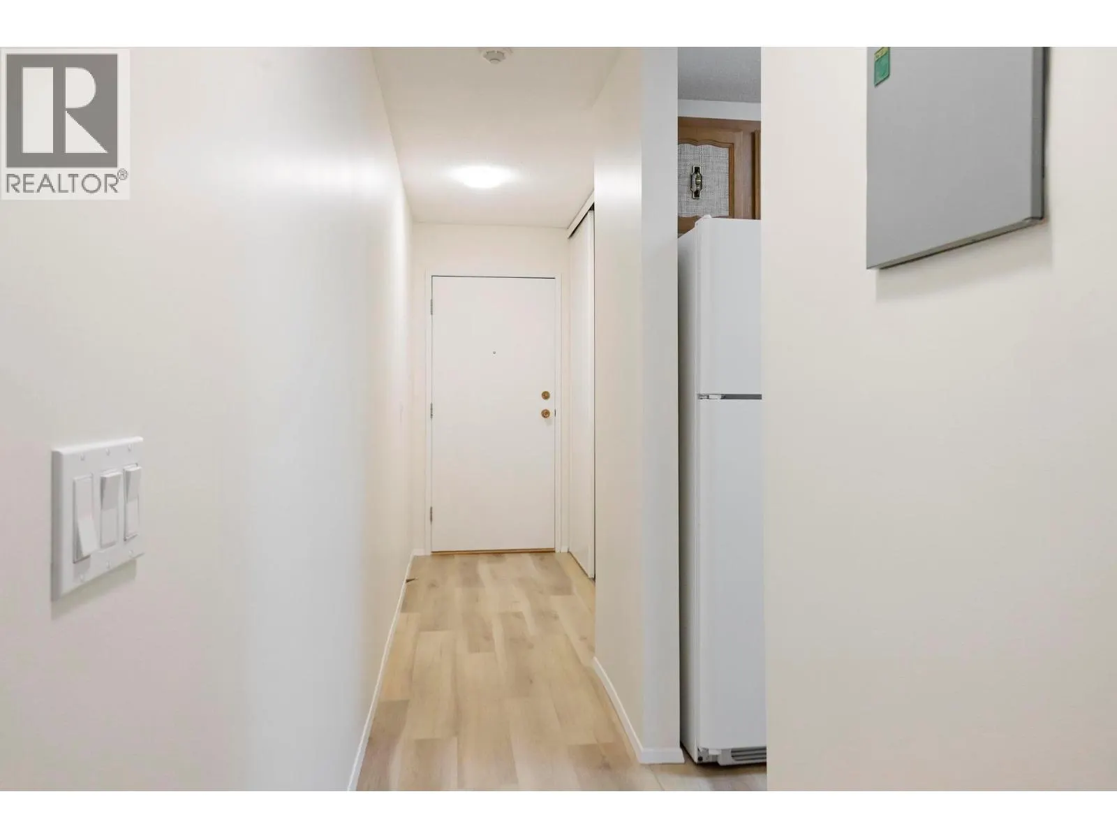 555 Rowcliffe Avenue Unit# 403