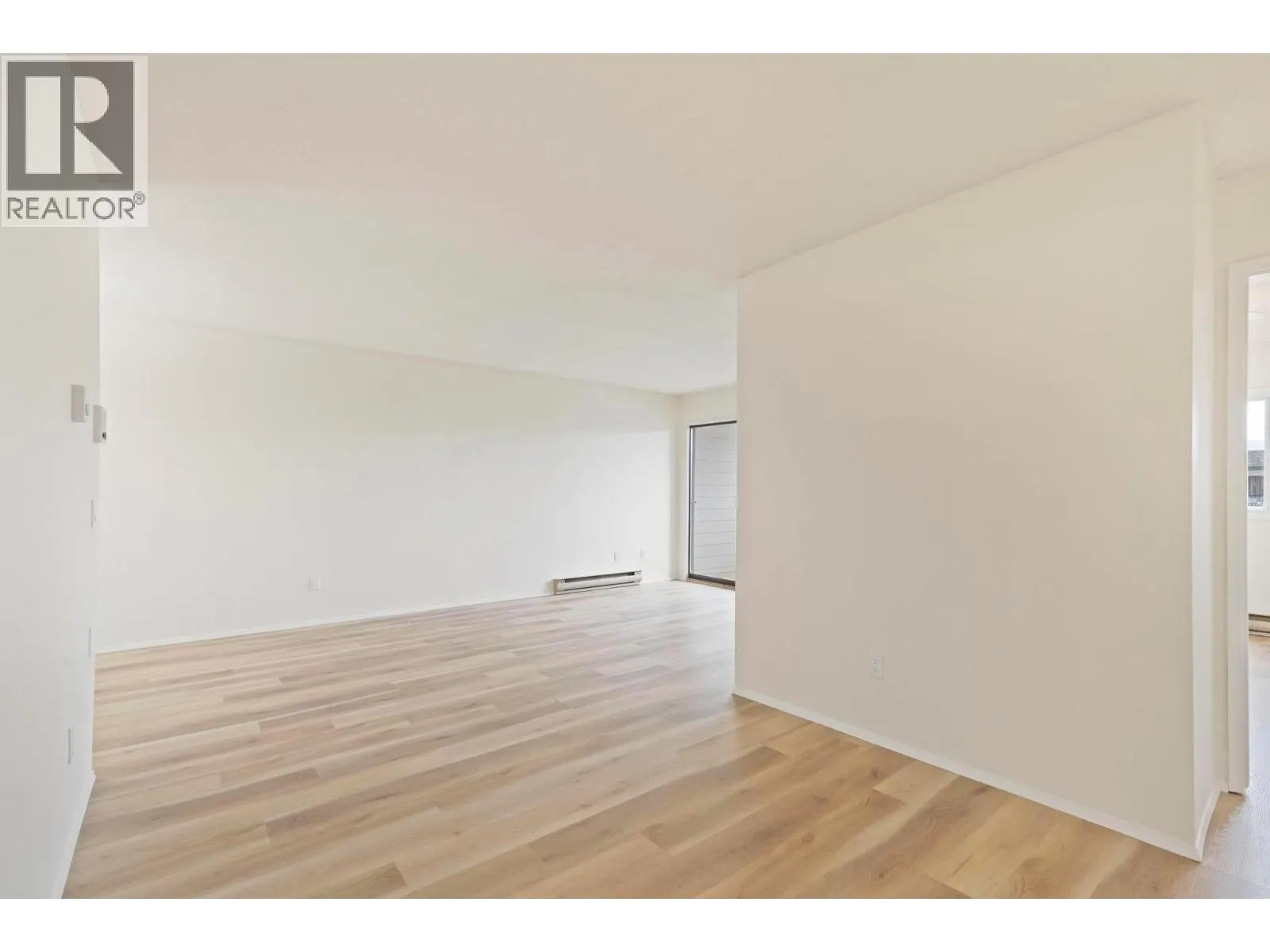 555 Rowcliffe Avenue Unit# 403