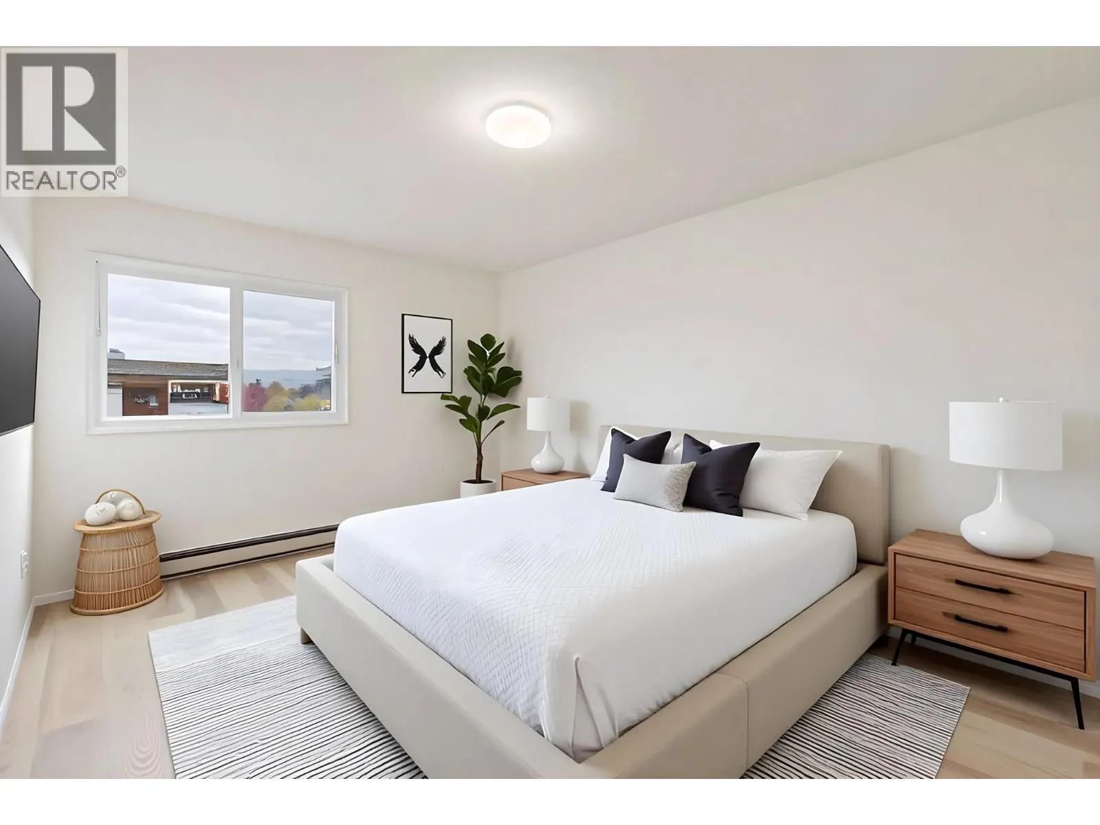 555 Rowcliffe Avenue Unit# 403