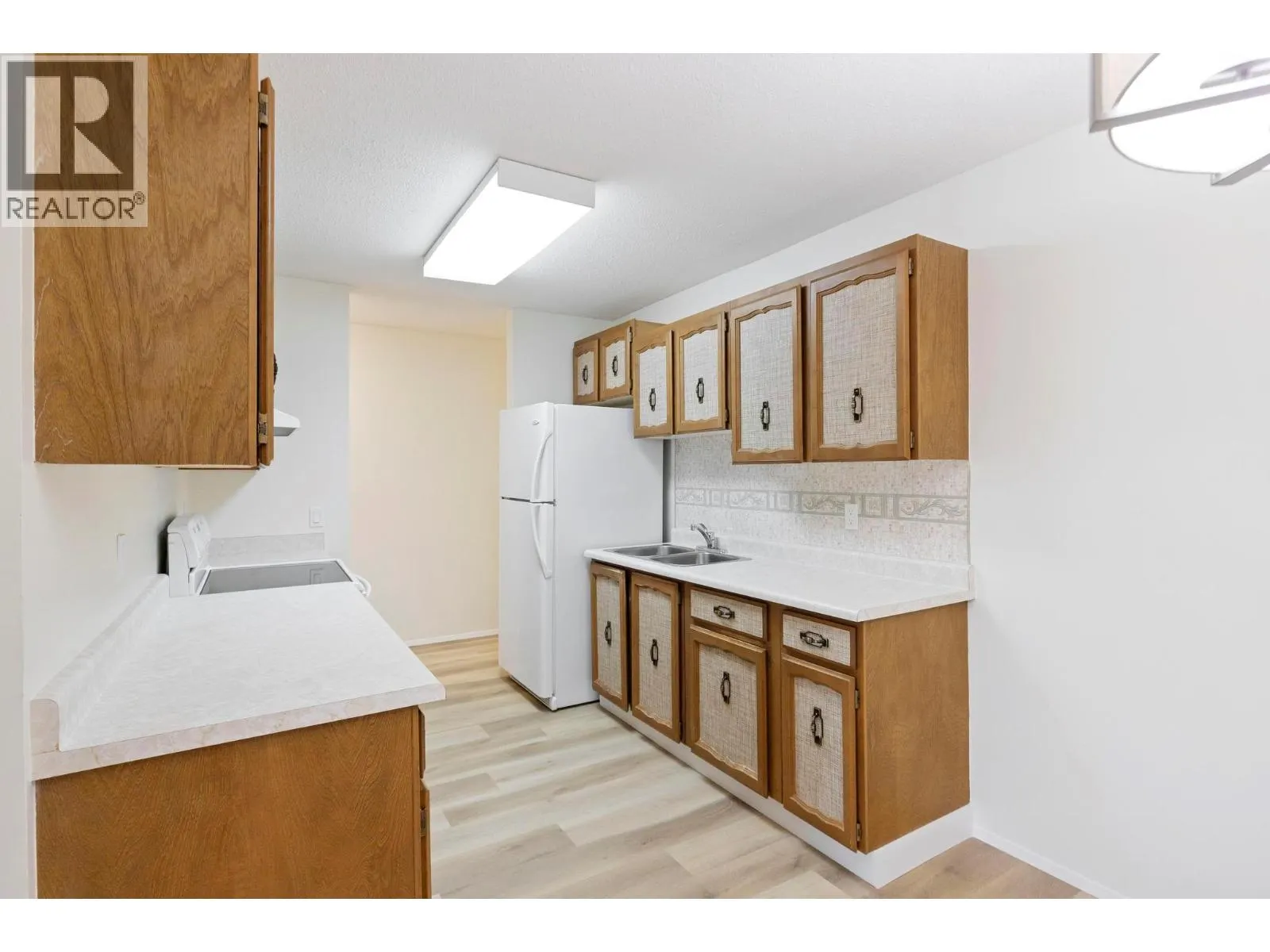 555 Rowcliffe Avenue Unit# 403