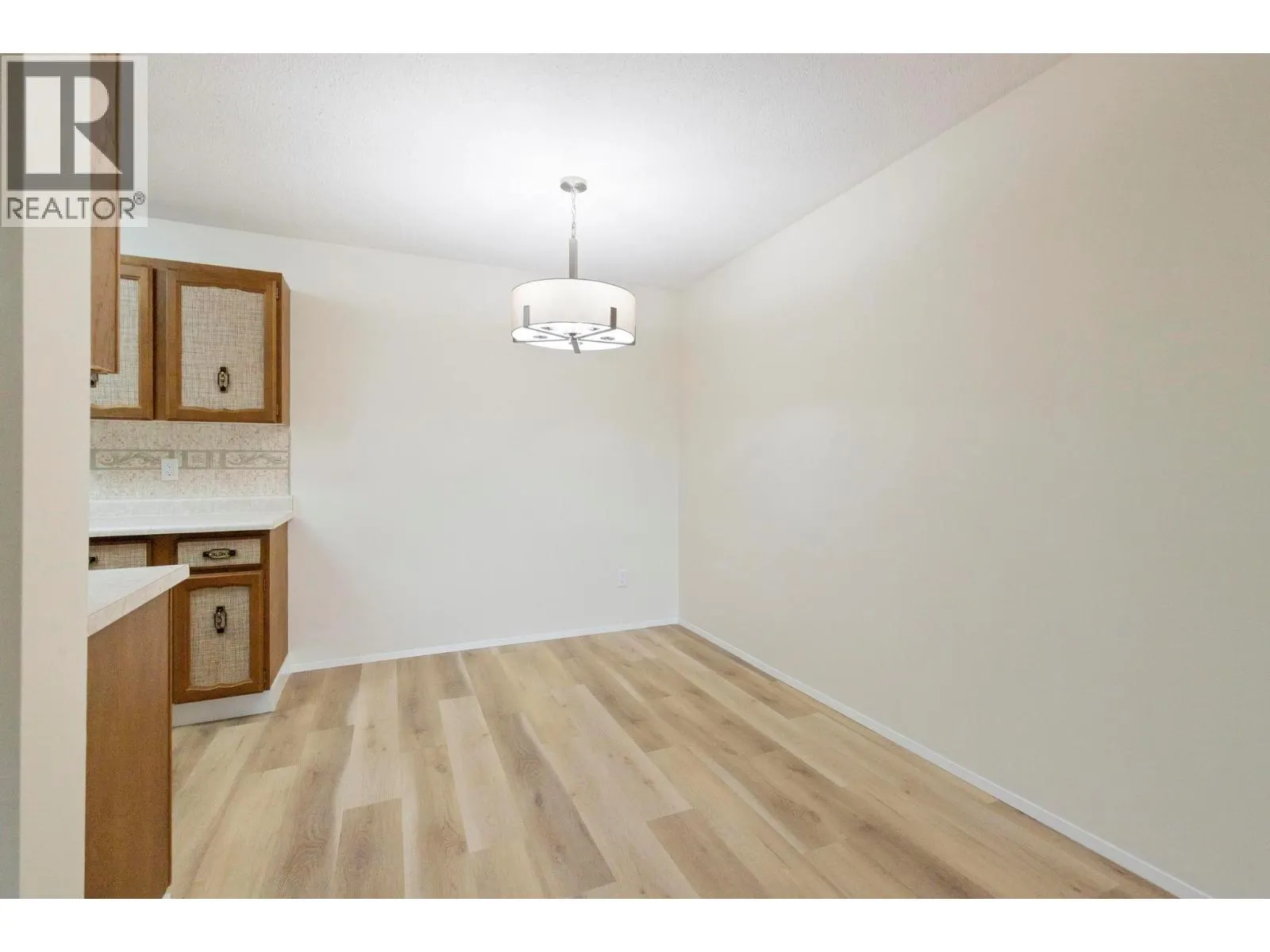 555 Rowcliffe Avenue Unit# 403
