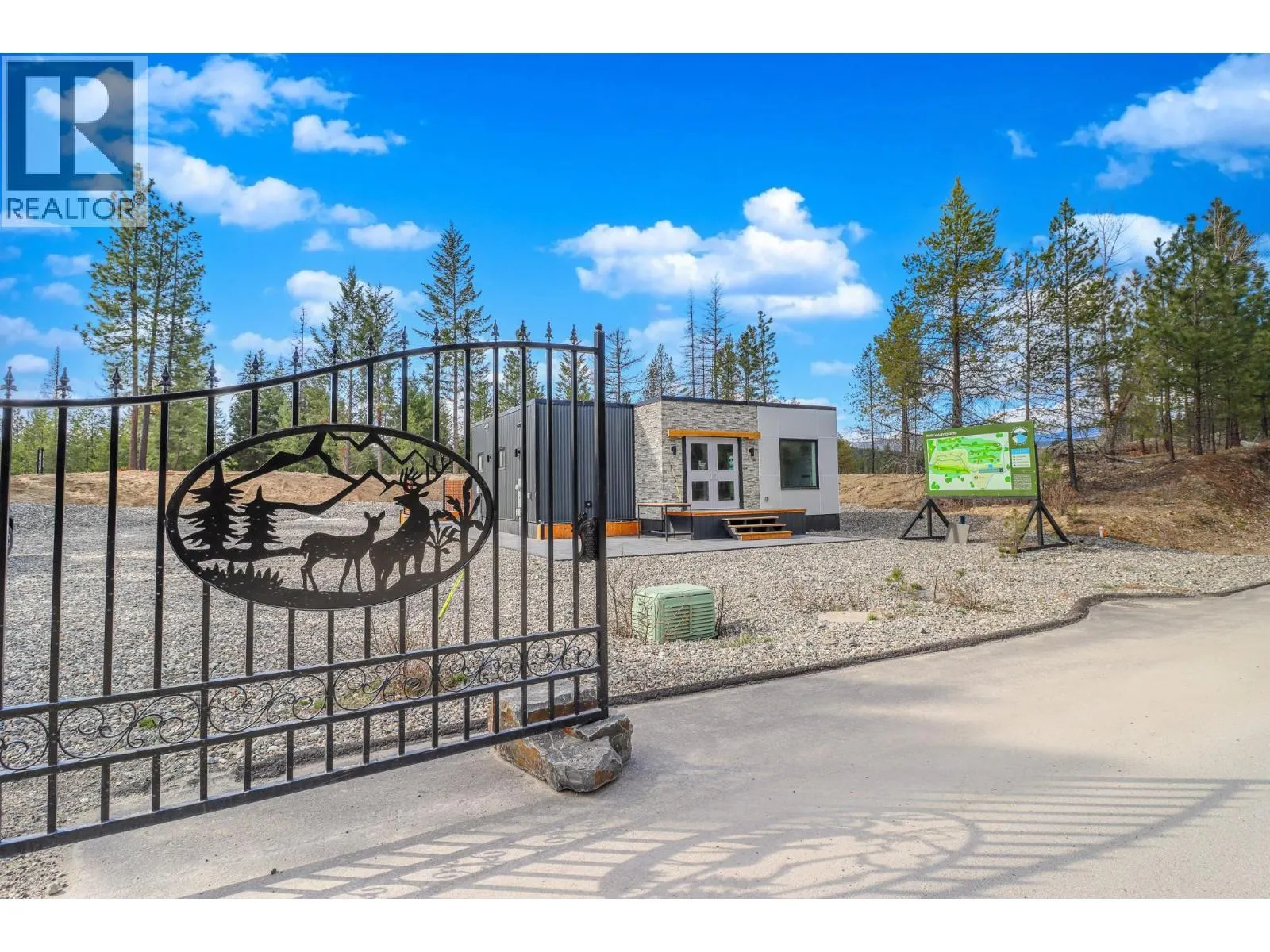 240 CORRAL Boulevard