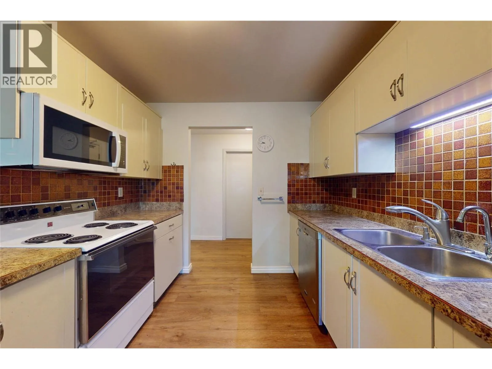 1075 Bernard Avenue Unit# 114