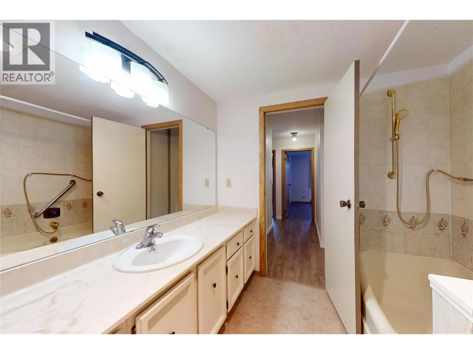 1075 Bernard Avenue Unit# 114