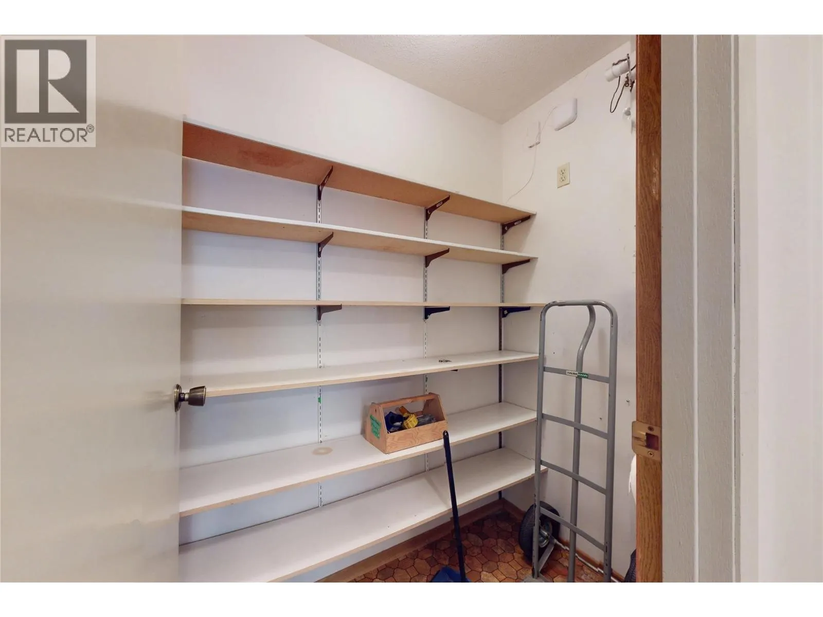 1075 Bernard Avenue Unit# 114