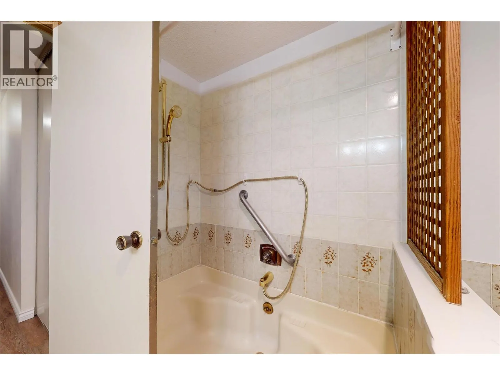 1075 Bernard Avenue Unit# 114