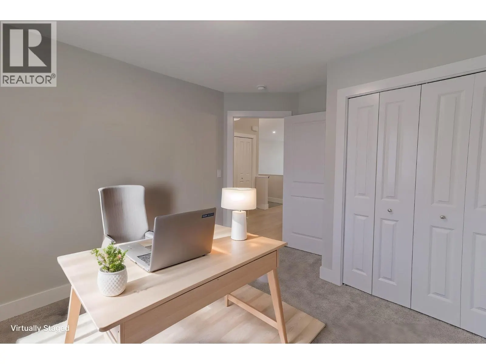 208 CORRAL Boulevard