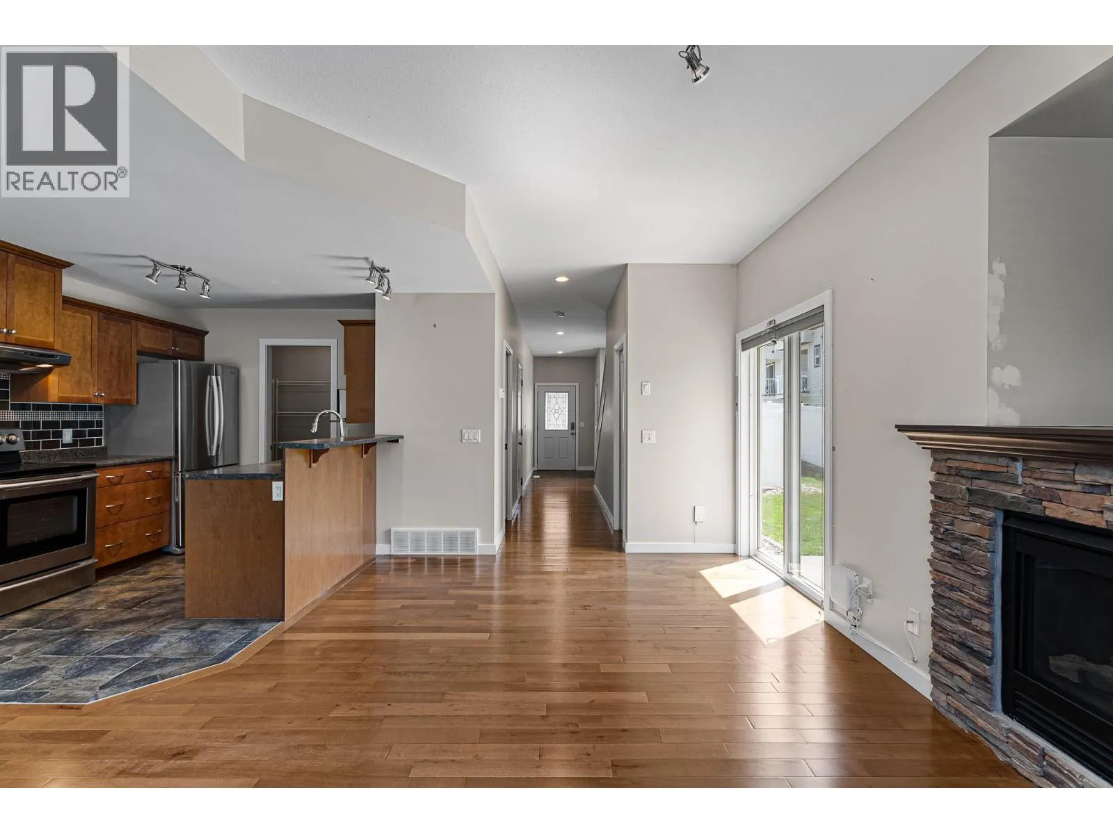 2060 12th Avenue NE Unit# 3