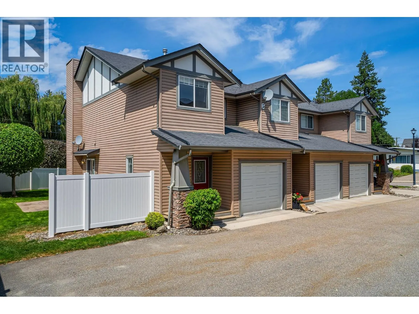 2060 12th Avenue NE Unit# 3