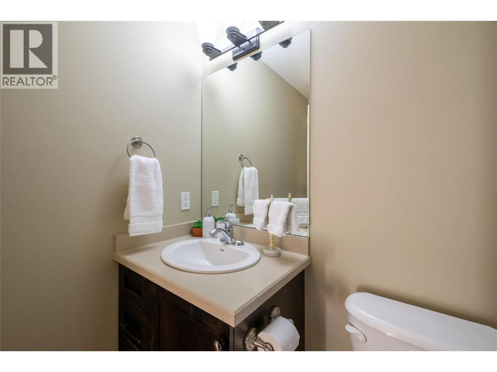 2038 Stagecoach Drive