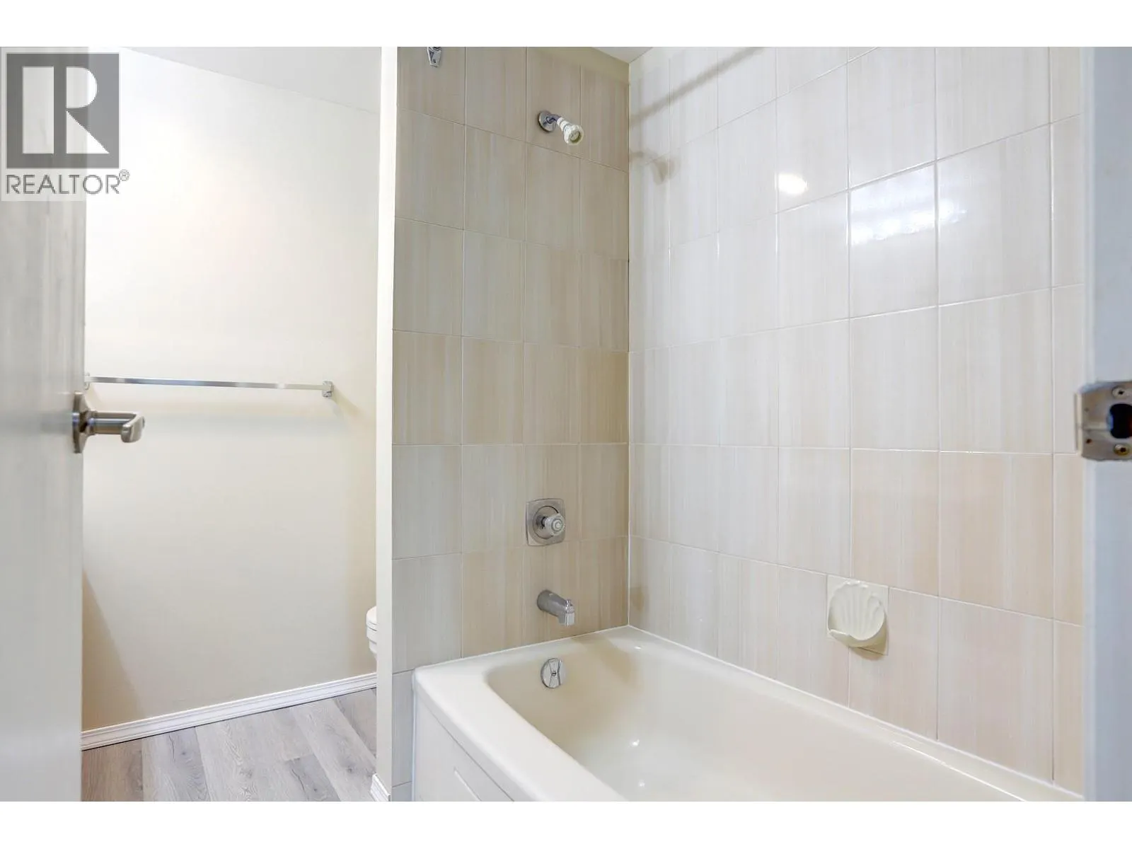 3901 32 Avenue Unit# 209