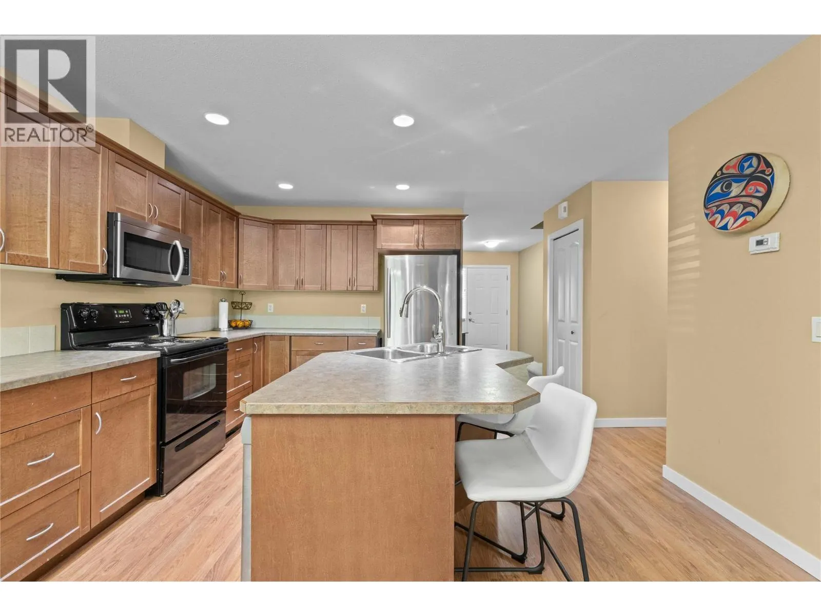 222 Martin Street Unit# 124