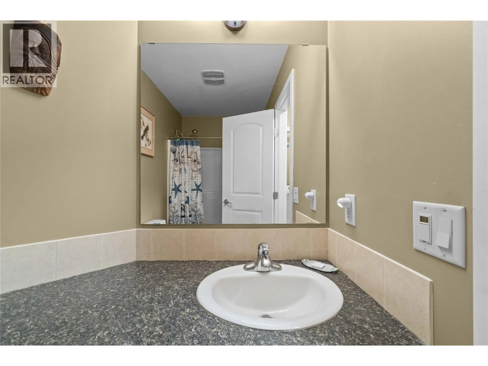 222 Martin Street Unit# 124