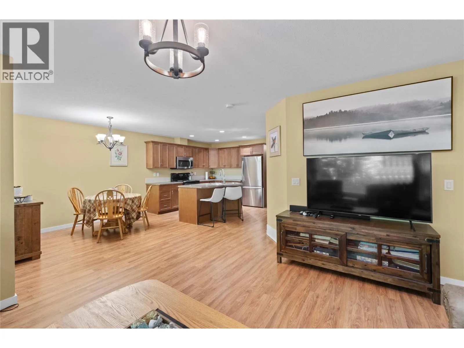 222 Martin Street Unit# 124