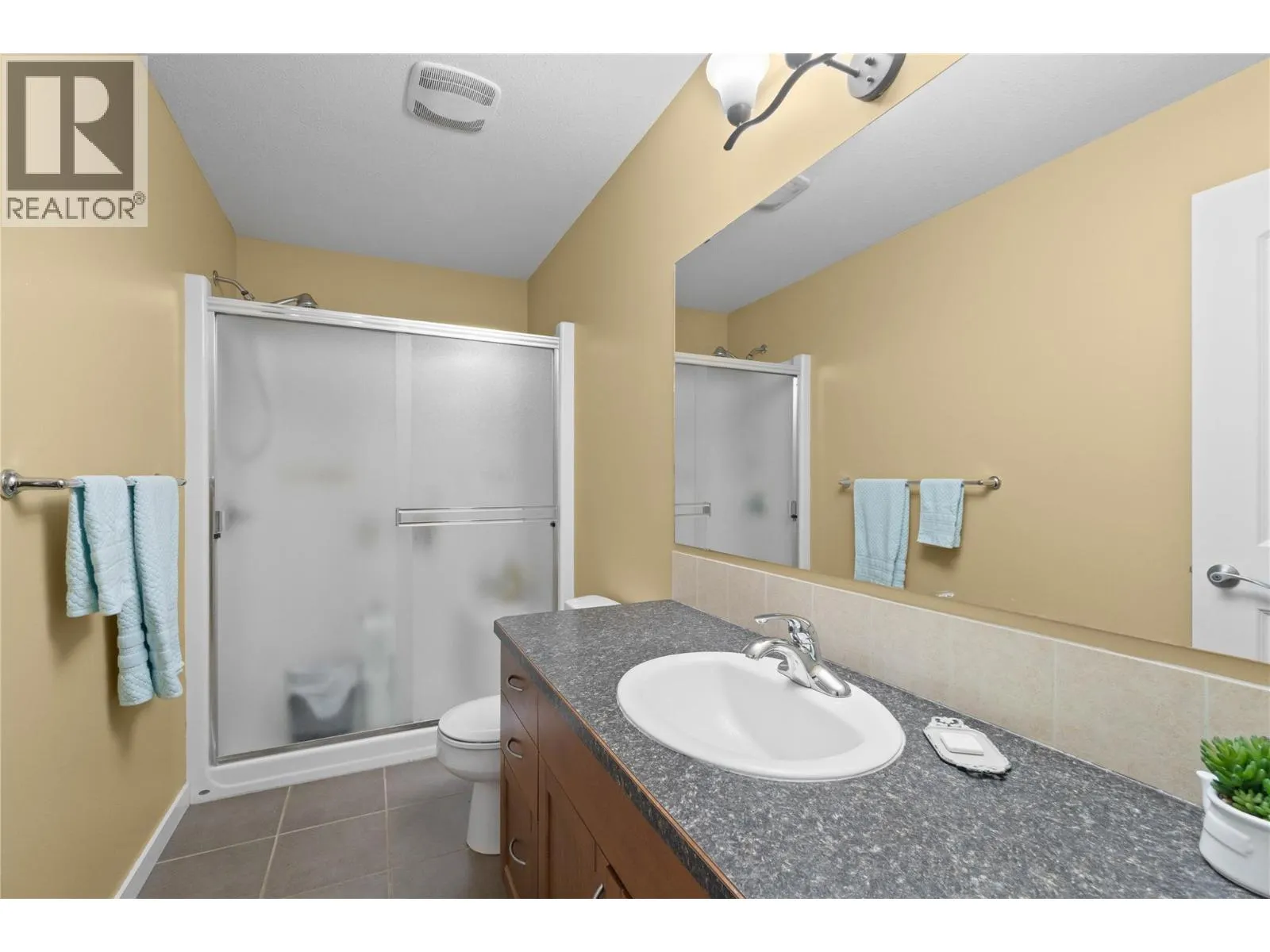 222 Martin Street Unit# 124