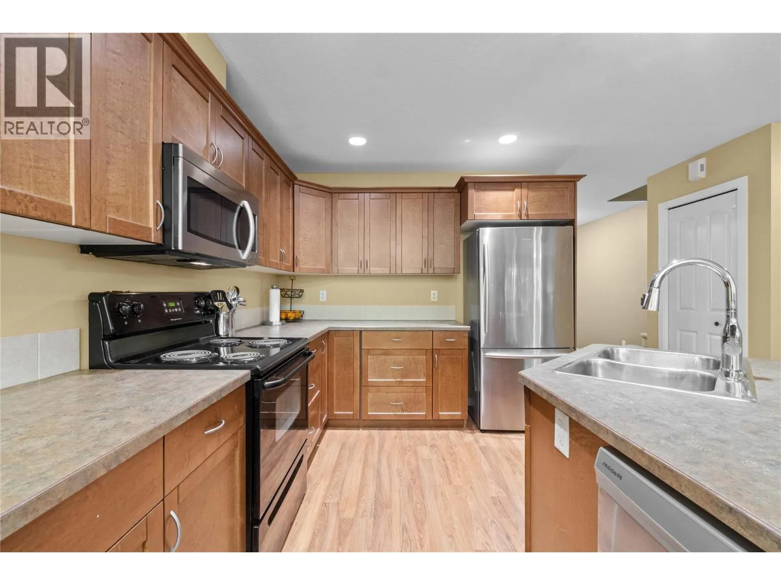 222 Martin Street Unit# 124