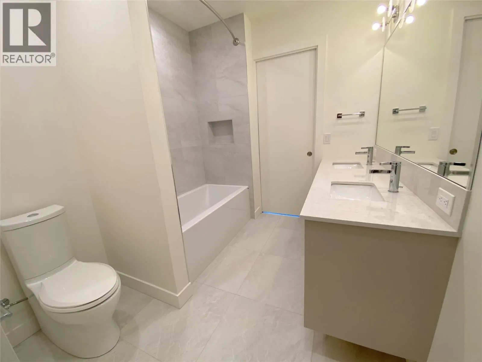 3340 Lakeshore Road Unit# 519