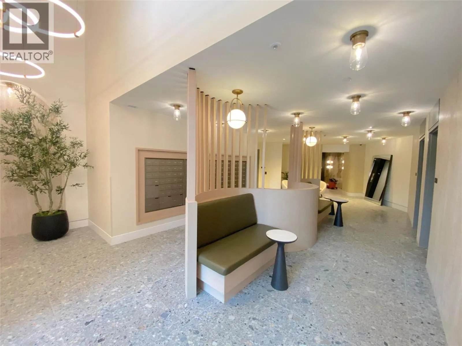 3340 Lakeshore Road Unit# 519