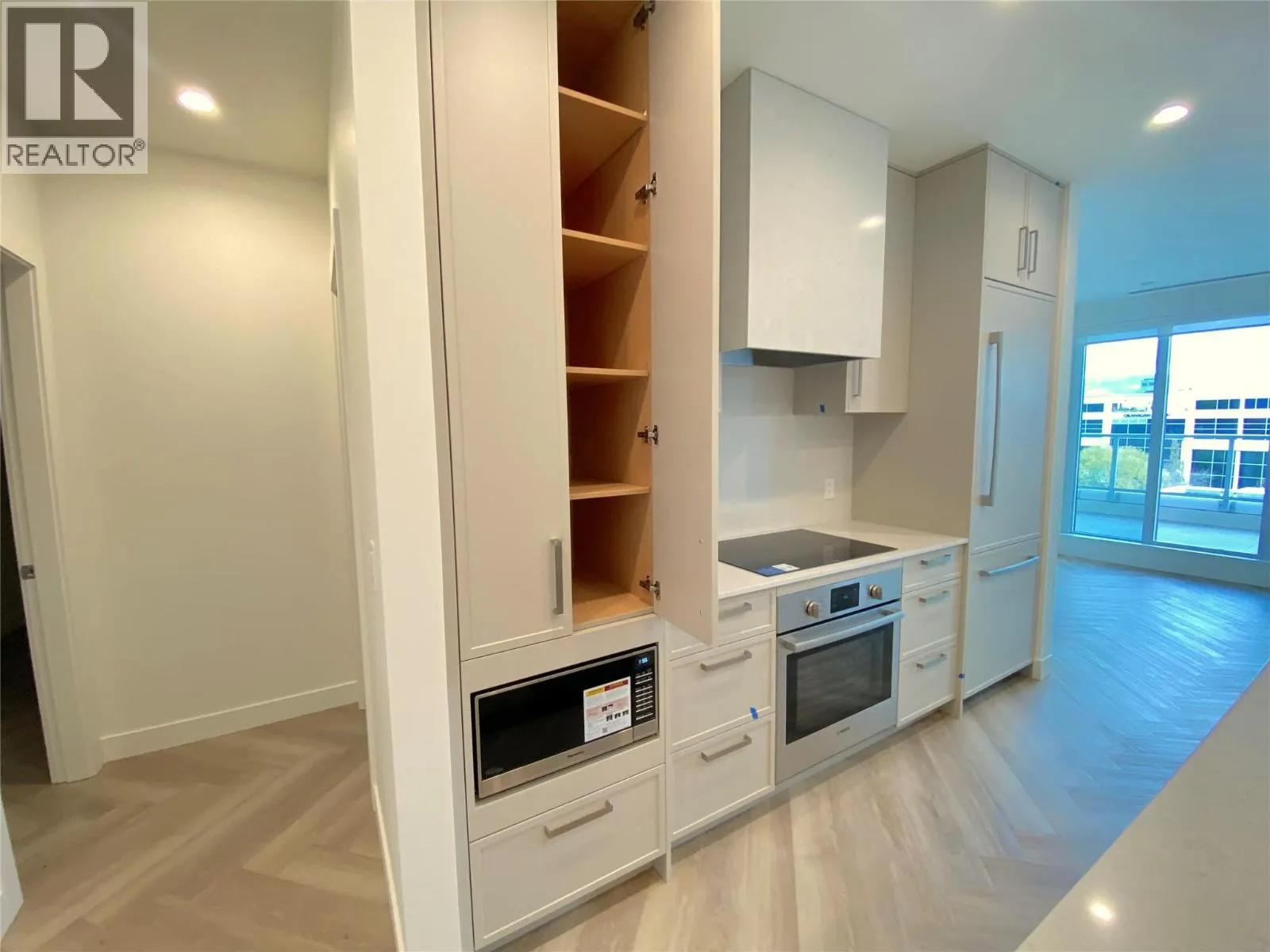 3340 Lakeshore Road Unit# 519