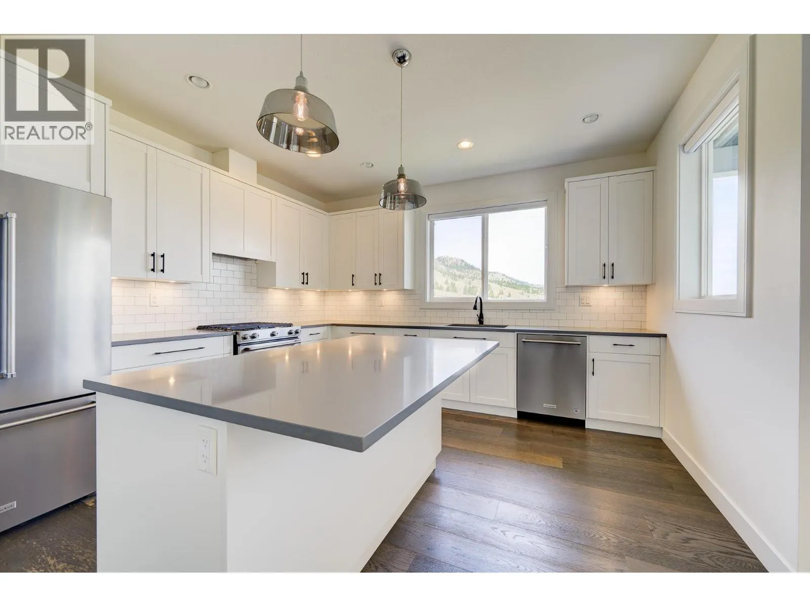 2273 Saddleback Drive