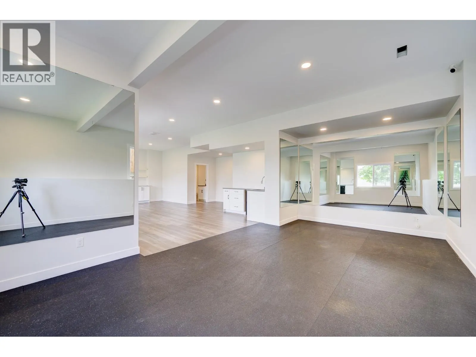 2273 Saddleback Drive