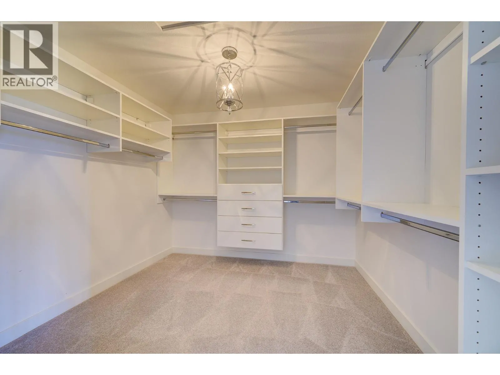 2273 Saddleback Drive