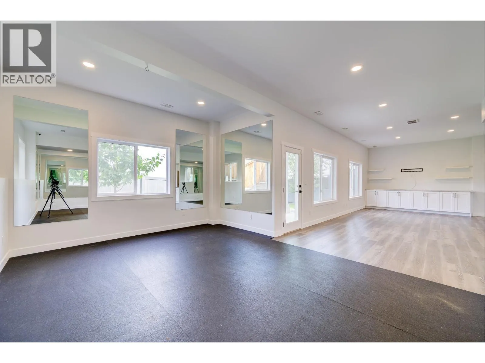 2273 Saddleback Drive