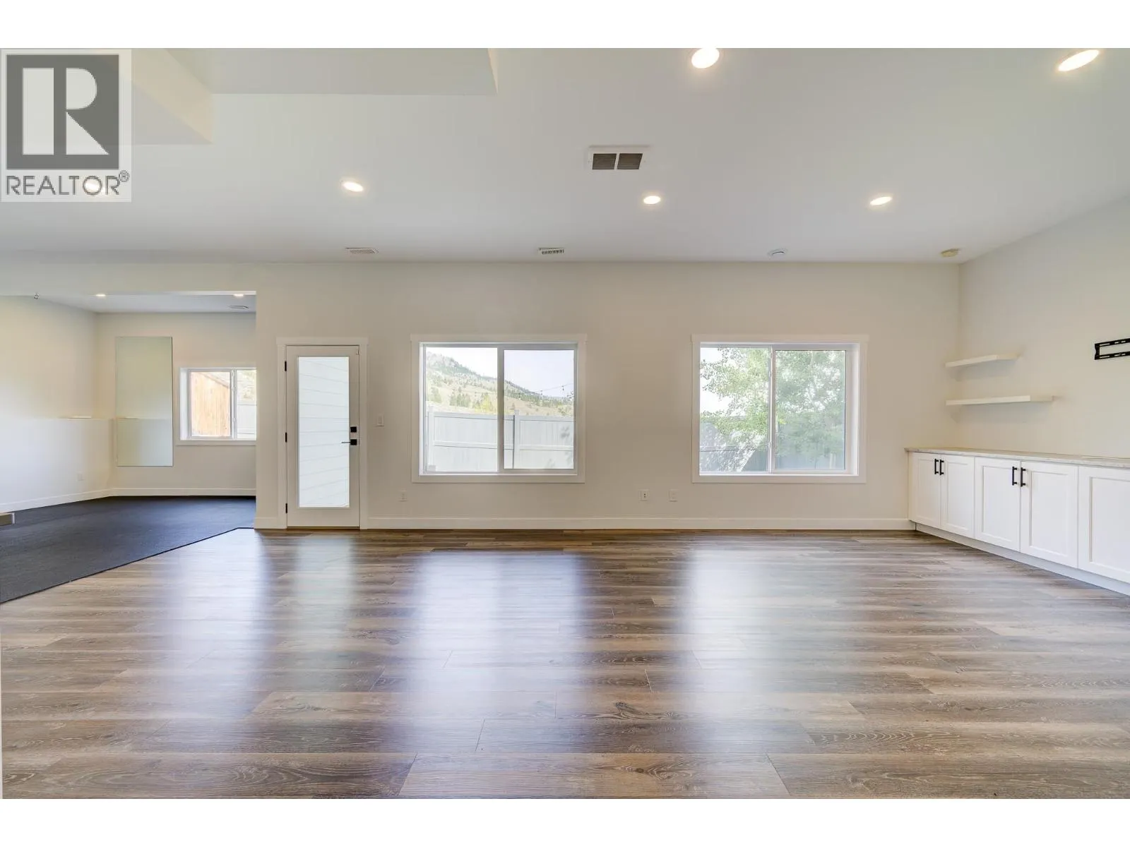 2273 Saddleback Drive