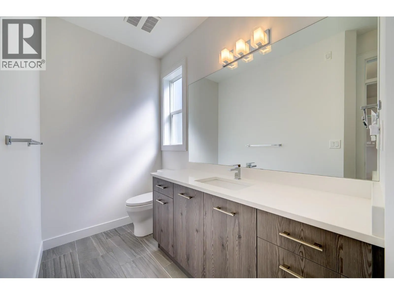 2273 Saddleback Drive