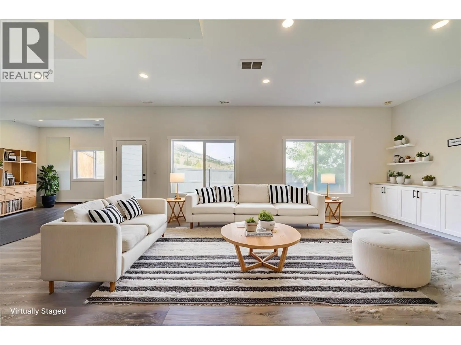 2273 Saddleback Drive